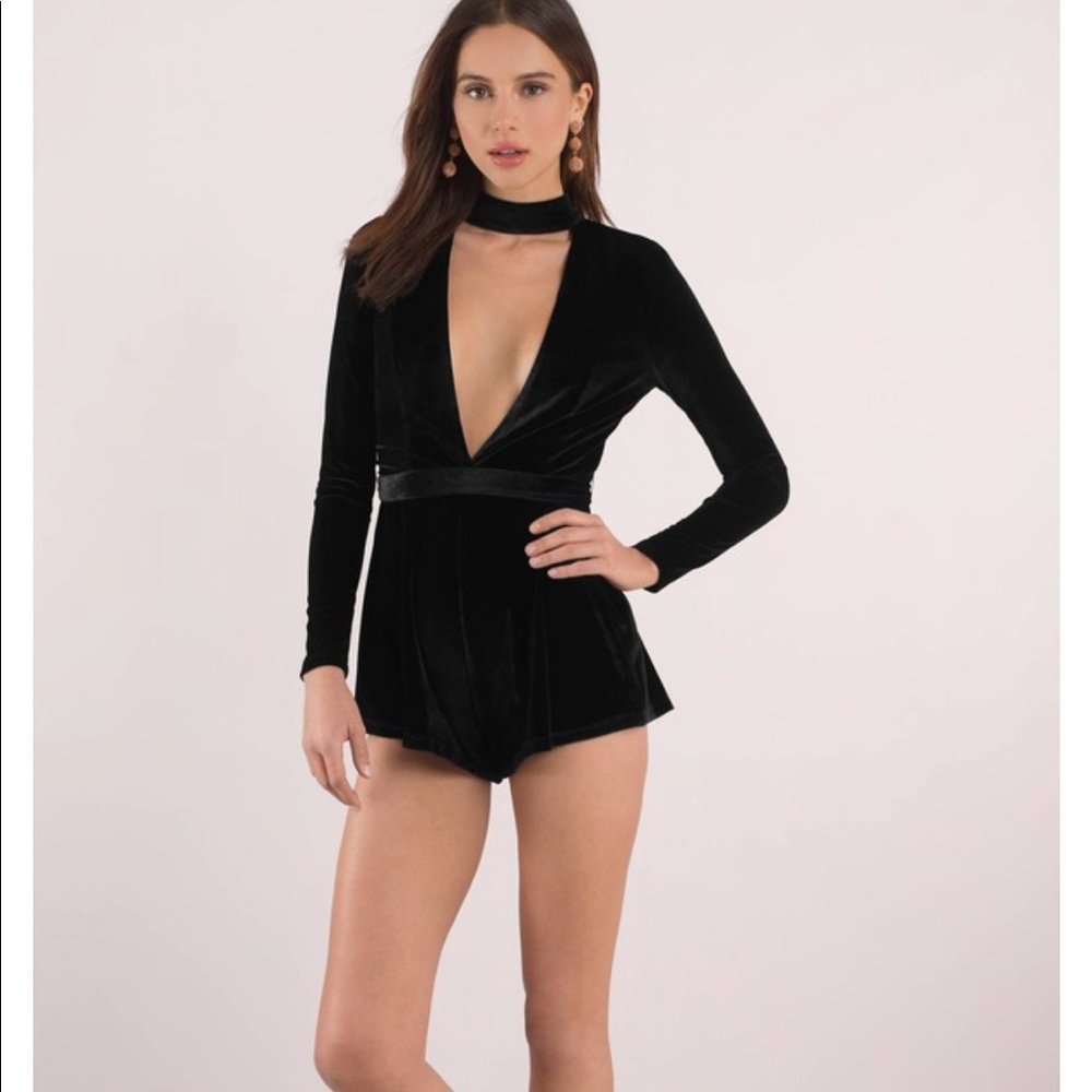 NWT TOBI BLACK VELVET ROMPER XS